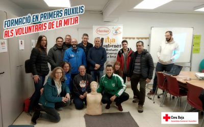 Creu Roja forma en primers auxilis als voluntaris de la Mitja